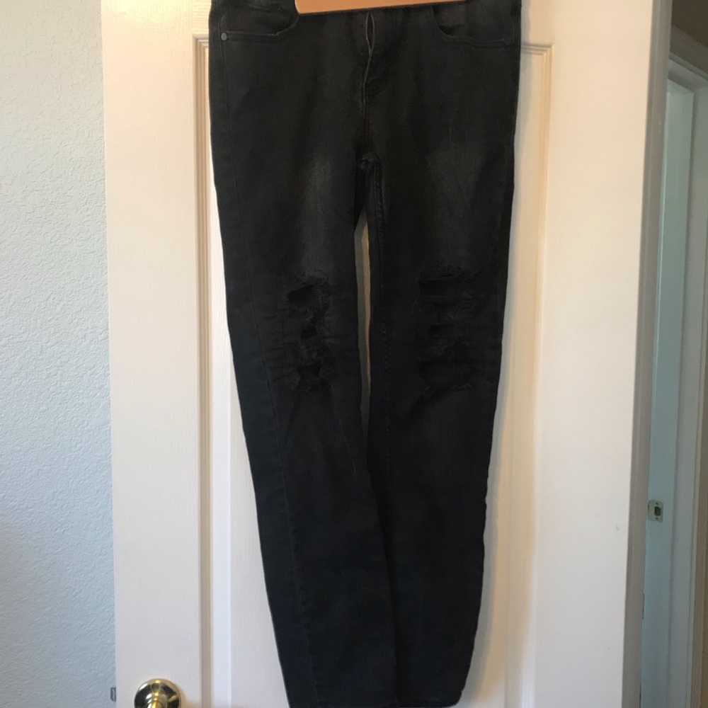 Men’s Ripped/Faded Black Jeans